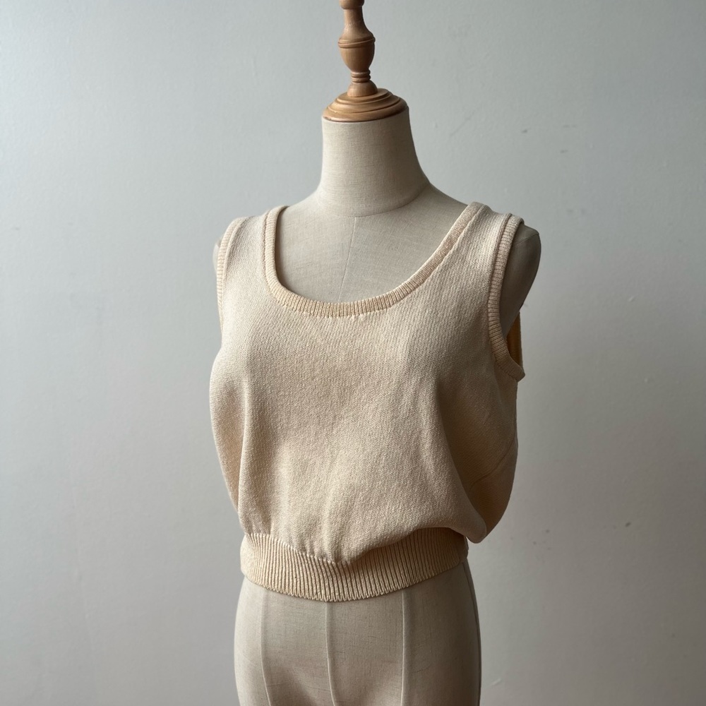 ST. JOHN Vintage Scoop Neck Ivory Cropped Knit Tank Womens Medium - Picture 3 of 7